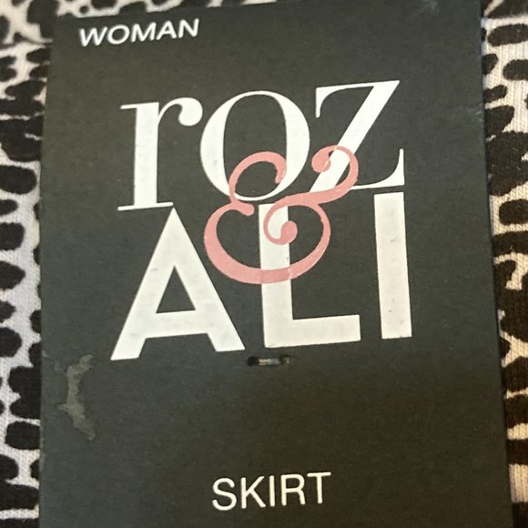 Roz & Ali Black and Cream Abstract Print Maxi Skirt NWT - Picture 5 of 9